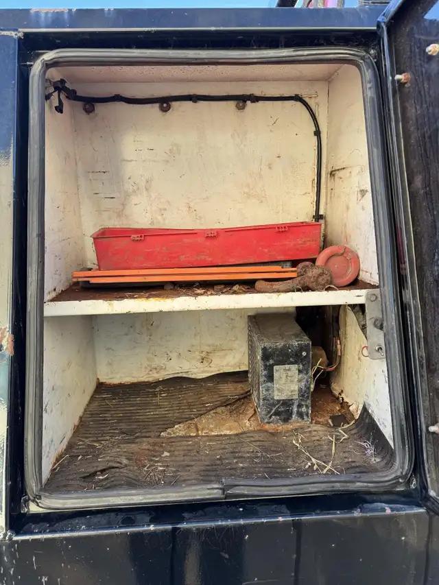 2001 DODGE RAM 3500 in Heavy Trucks in Saskatoon - Image 33