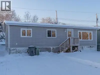 Three bedroom, one bath home in a great family neighbourhood. Some recent updates include: new floor...