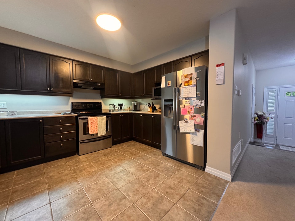 Executive 3 Bedroom, 2.5 Bathroom Condo in Doon, Kitchener! (Uni 4
