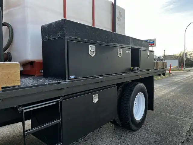 2011 Ford F750 18 Foot Cummins Manual Flatdeck in Heavy Trucks in Winnipeg - Image 25