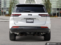 This Jeep Grand Cherokee L has a powerful ERC 3.6L Pentastar(TM) VVT V6 engine w/ESS engine powering... (image 5)
