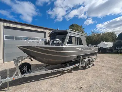 2025 Thunderjet 24' ALEXIS PRO Powered with Mercury 300xl DTS 4STROKE (Stainless Prop) & Mercury 15...