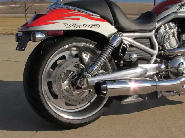 2007 Harley-Davidson VRSCX Screamin' Eagle V-Rod in Street, Cruisers & Choppers in Leamington - Image 15