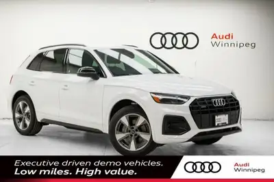 This Audi Q5 boasts a Intercooled Turbo Gas/Electric I-4 2.0 L/121 engine powering this Automatic tr...