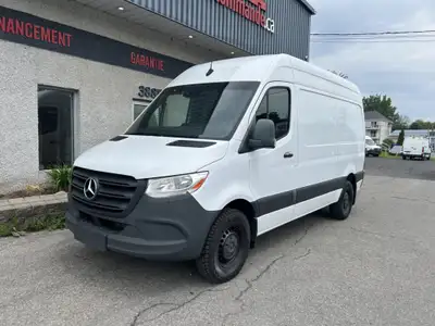See Dealer Website for Details. 2021 Mercedes-Benz Sprinter fourgonnette utilitaire toit haut - 144...