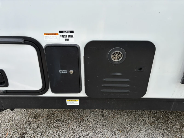 2026 VENTURE SPORTTREK STINGER 161VUD in Travel Trailers & Campers in Kelowna - Image 14