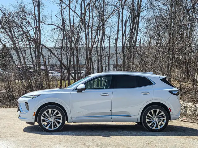 2026 Buick Envision Avenir- Bose Sound - Panoroof - Demo/Used in Cars & Trucks in Barrie - Image 4