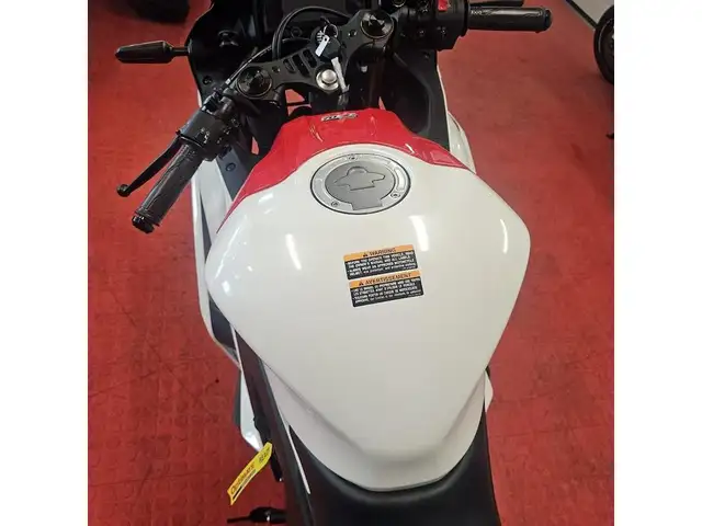 2026 Yamaha YZF-R3 ABS in Dirt Bikes & Motocross in Regina - Image 12