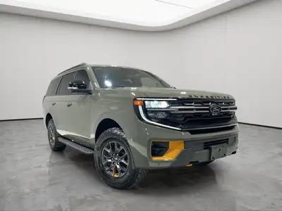 PANORAMIC ROOF, NAVIGATION SYSTEM, ADAPTIVE CRUISE CONTROL, HEATED FRONT SEATS, BACK-UP CAMERA Reima...