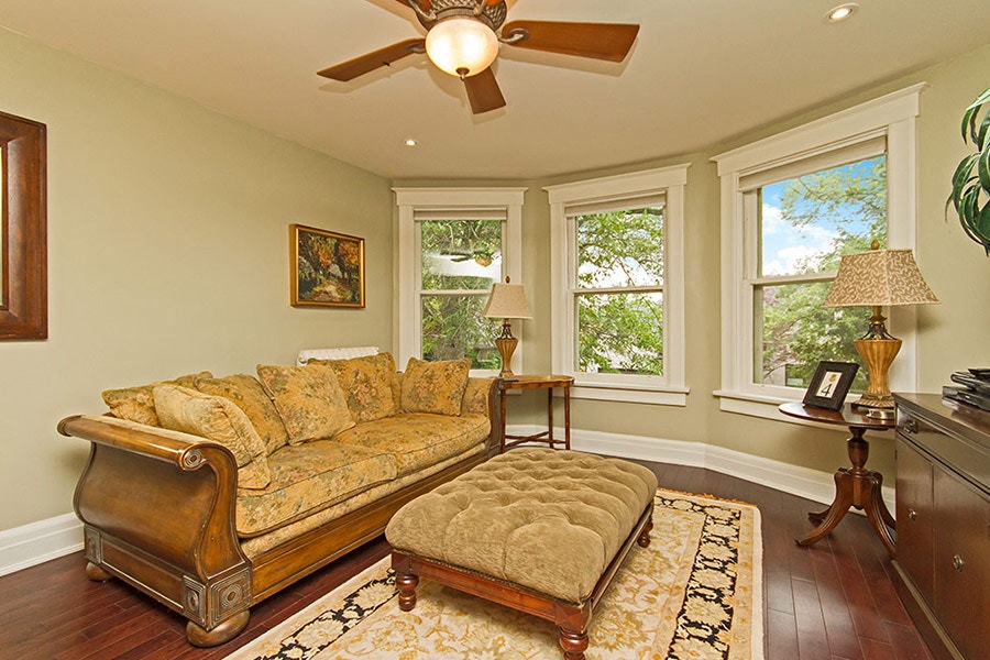 ALL-INCLUSIVE, FULLY FURNISHED 2-BED DOWNTOWN APARTMENT 2