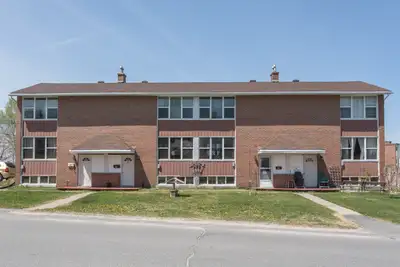 2 Bedroom Townhome $1,695/month Available Now! Call or text 705-315-2788 to book a viewing. Please i...