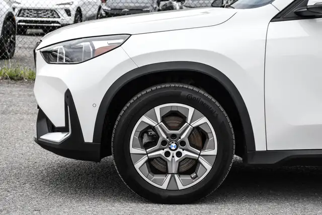 2025 BMW X1 xDrive28i AWD * Cuir * Carplay et Android        * L in Cars & Trucks in City of Montréal - Image 8