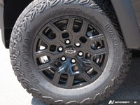 Experience the 2026 Chevrolet Colorado Trail Boss: a rugged, capable small pickup designed for Canad... (image 5)