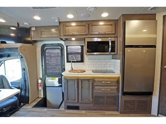 2024 Entegra Coach Qwest SE 24L + Moteur Mercedes Diesel in RVs & Motorhomes in Laval / North Shore - Image 17