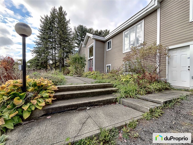 $735,000 - Bungalow for sale in Magog — photo 2