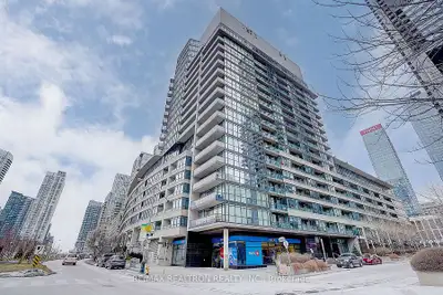 Heart of Toronto. Executive Downtown Lifestyle! Concord Cityplace Luna. Brand New Floor and Freshly...