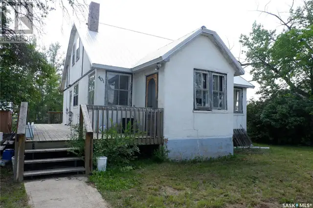 401 6th AVENUE W Assiniboia, Saskatchewan in Houses for Sale in Moose Jaw - Image 3