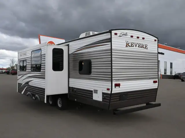 2017 Revere 28QB in Travel Trailers & Campers in St. Albert - Image 5