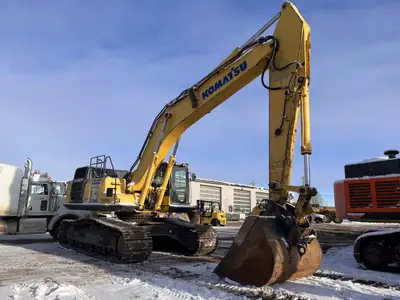 2014 Komatsu PC490LC-10 8400 Hours • Manual Coupler • Aux Hyd. • 13'1" Stick • 23'2" Boom • Guarding...