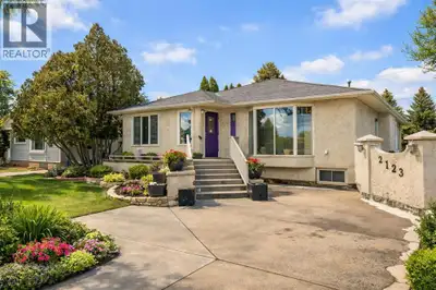 Welcome to this exceptionally spacious bungalow located in the highly desirable Victoria Park neighb...