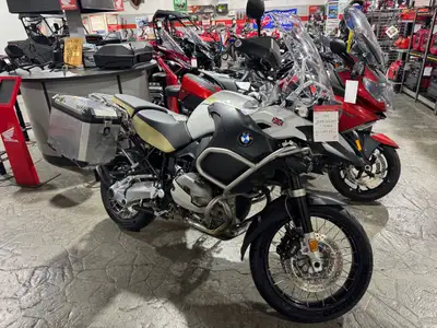 2012 BMW R 1200 GS Adventure - Alpine White/Sand GREAT CONDITION ALL ACCESSORIES INCLUDED 77,882 KM...