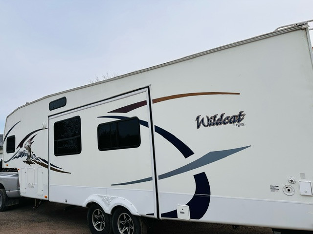 Forest River Wildcat 5th Wheel Trailer For Sale! in Travel Trailers & Campers in Kitchener / Waterloo - Image 2