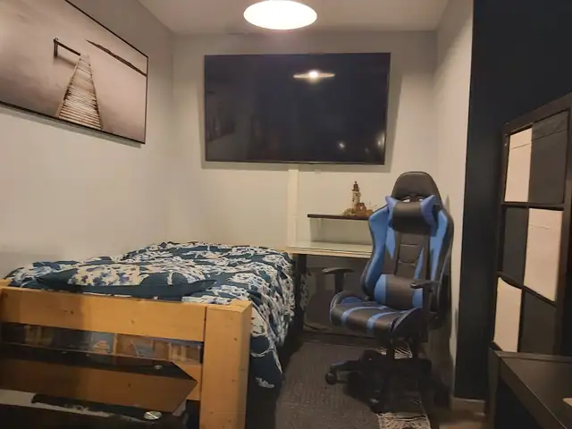 Student home. Centretown. August reduced rental. No extra fees in Room Rentals & Roommates in Ottawa - Image 10