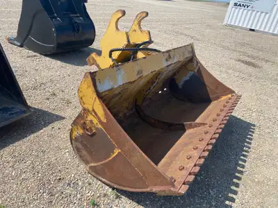 Good used NM Attachments 84" wrist bucket with CAT/Finning FAS 150 series lugging 15.500" between th...