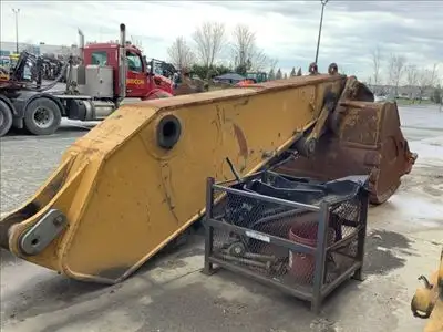 2011 Caterpillar 374DL in Heavy Equipment in Laval / North Shore - Image 7