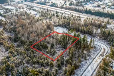 Allée de la Flore, Magog Le prix est + TPS / TVQ. Réaliser votre projet résidentiel sur ce terrain d...