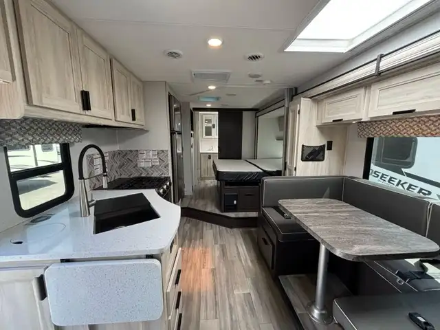2023 Forester 2441 CD in RVs & Motorhomes in Laval / North Shore - Image 7