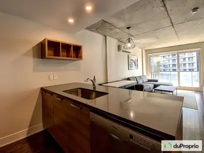 Condo au décor contemporain au 6 ième étage de l'immeuble Carré de la Montagne. ascenseur 1 chambre...