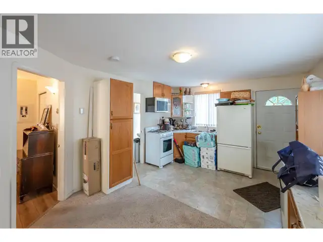 3935 Lakeside Road Penticton, British Columbia in Houses for Sale in Penticton - Image 28