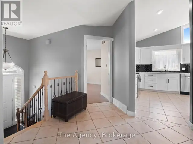 7721 PARKVIEW CRESCENT Niagara Falls (Ascot), Ontario in Houses for Sale in St. Catharines - Image 5