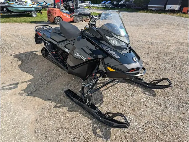 2021 Ski-Doo Renegade(R) X Rotax(R) 850 E-TEC(R) 9616 KM in Snowmobiles in Sarnia - Image 4