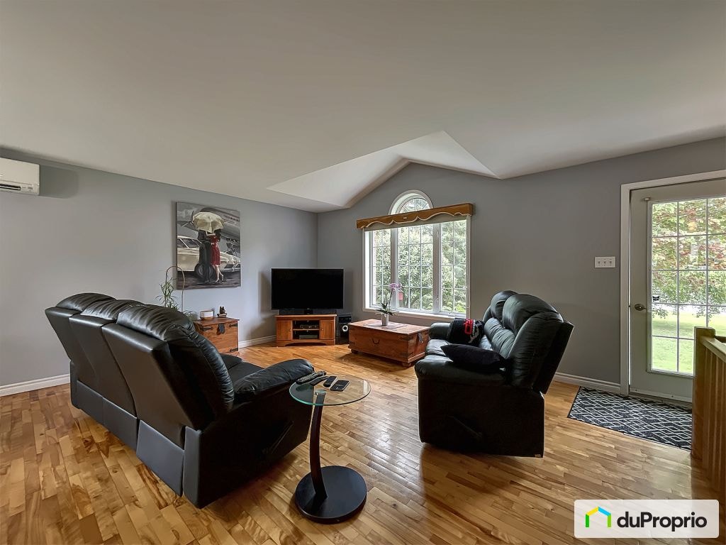 $449,900 - Bungalow for sale in St-Felix-De-Valois — photo 2