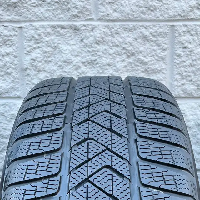 (98%) 4x BMW X5 | X6 20" OEM Winter Wheels Package in Tires & Rims in City of Toronto - Image 10
