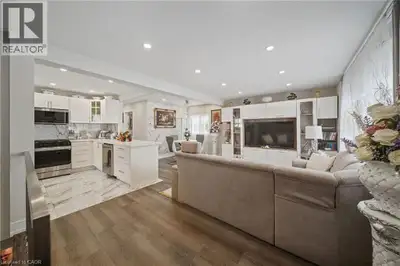 Step inside this fully renovated Niagara Falls bungalow and experience a perfect blend of modern sty...