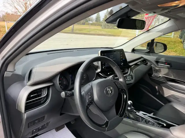 2020 Toyota C-HR Limited LIMITED| NO ACCIDENTS| LOW KM in Cars & Trucks in Markham / York Region - Image 6
