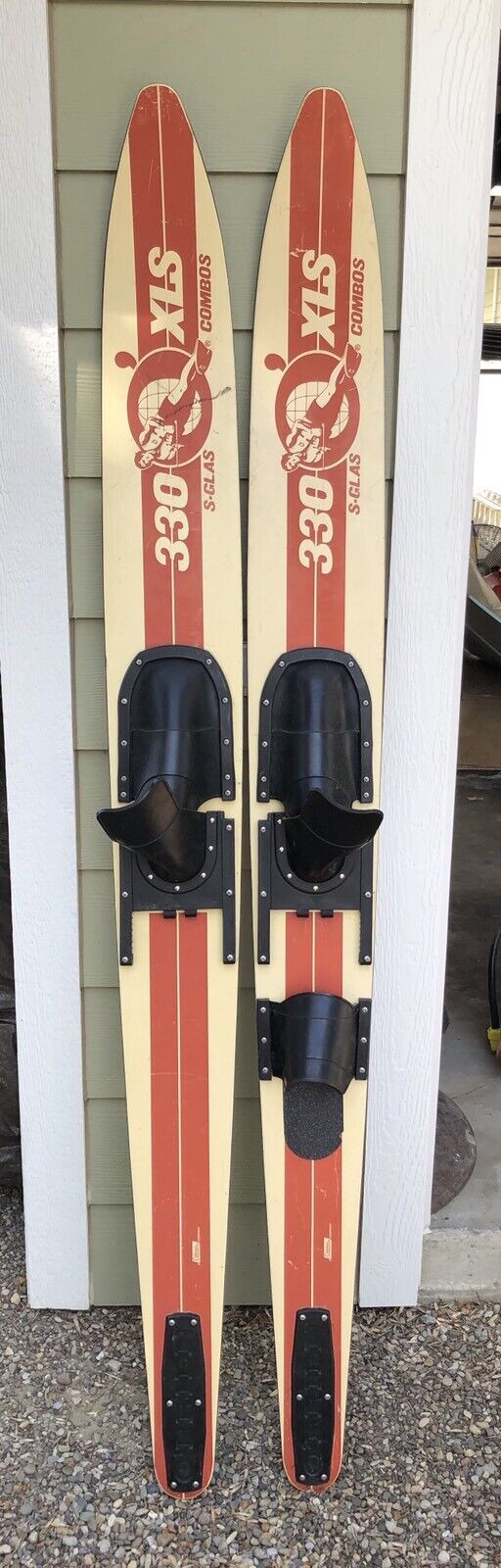 Wooden and fibreglass skis in Ski in Lethbridge - Image 2