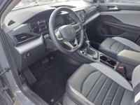 4Motion All Wheel Drive Two Tone Leather Interior Panoramic Sunroof Digital Cockpit Apple Carplay An... (image 8)