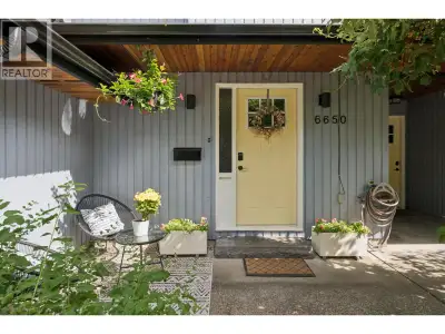 Location is everything & this seaside Horseshoe Bay duplex has it all! Semi-waterfront & steps from...