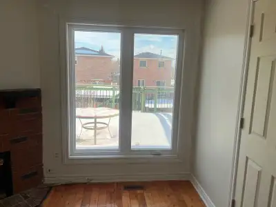 Location: Mavis & Eglinton, Mississauga • Price: $900/month (utilities included) • Convenience: • 5...