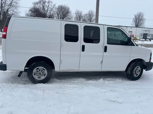 2016 GMC Savana 2500 4.8L $16999.99 CERT* W/WRNTY in Cars & Trucks in Chatham-Kent - Image 4