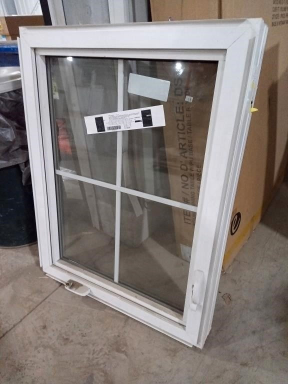 Windows at Auction in Windows, Doors & Trim in Hamilton - Image 3