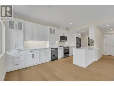 Welcome to this fully renovated, luxurious 2 bedroom, 2 bathroom condo with stunning views of Skaha...