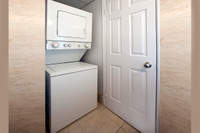 Live well at 80 Beverley Street; perfectly located near the main intersection of Dundas Street West... (image 6)