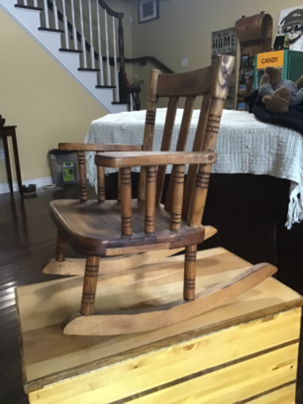 Child’s rocking chair in Chairs & Recliners in Fredericton - Image 3
