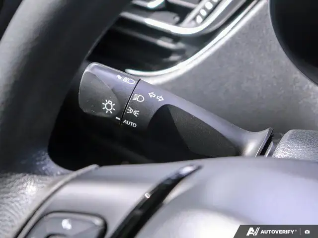 2022 Toyota C-HR LE | Accident Free | Backup cam in Cars & Trucks in Oshawa / Durham Region - Image 13