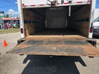 Perfect Auto 16 FT BOX - POWER LIFT GATE - 6.6 L GAS - PRICE IS INCLUDED SAFETY , OIL CHANGE AND YEL... (image 7)